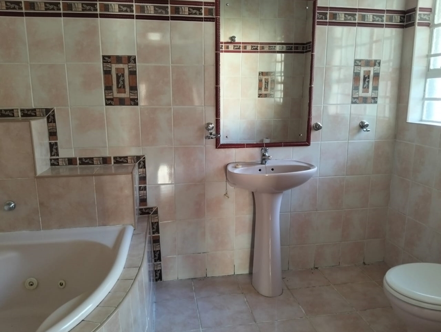 To Let 5 Bedroom Property for Rent in Fort Gale Eastern Cape